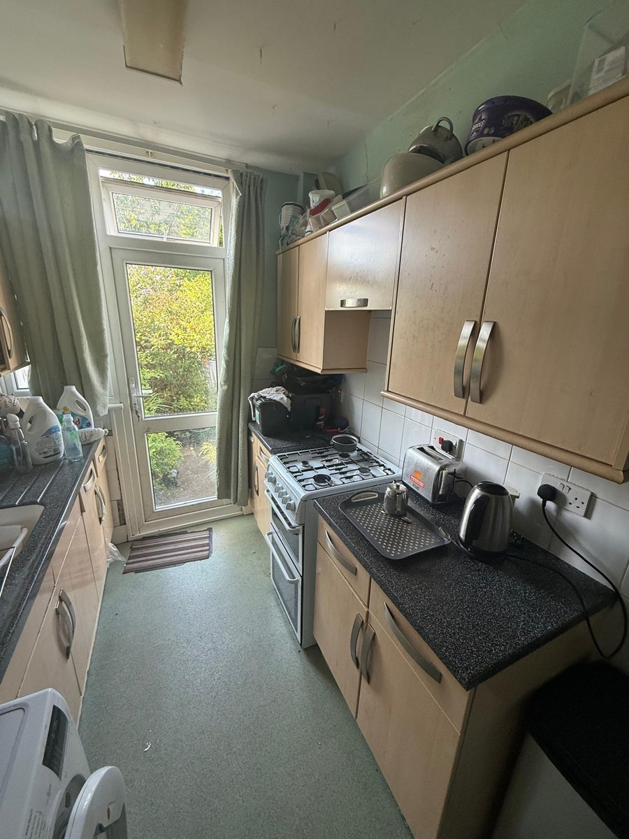 Waddon kitchen before works